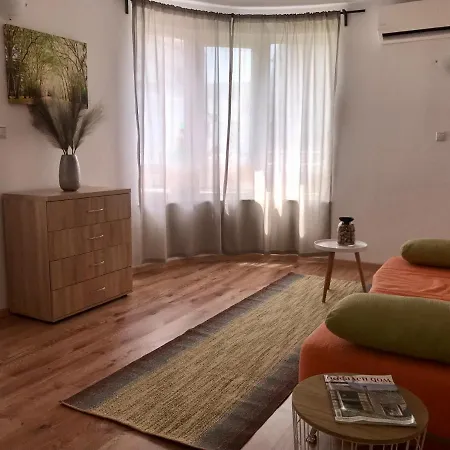 Cosy With Beautiful Terrace In The Heart Of Varna