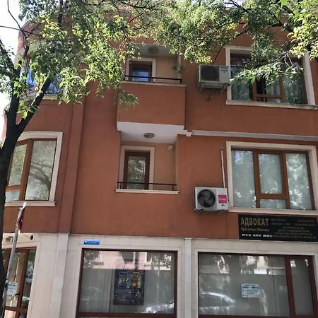Cosy With Beautiful Terrace In The Heart Of Varna