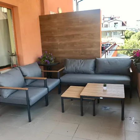 Apartamento Cosy With Beautiful Terrace In The Heart Of Varna